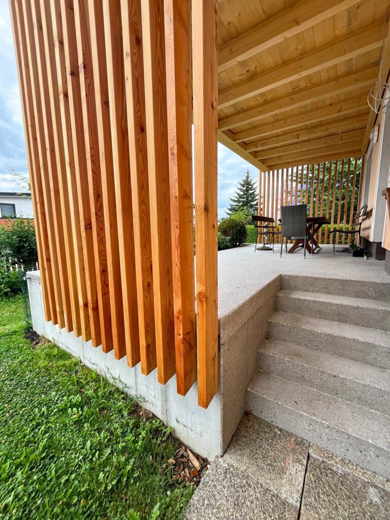 Terrasse mit Blumenbeet (22)